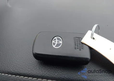 2017 Toyota Camry Xle V6 z USA, uszkodzony, nr VIN 4T1BK1FKXHU582304